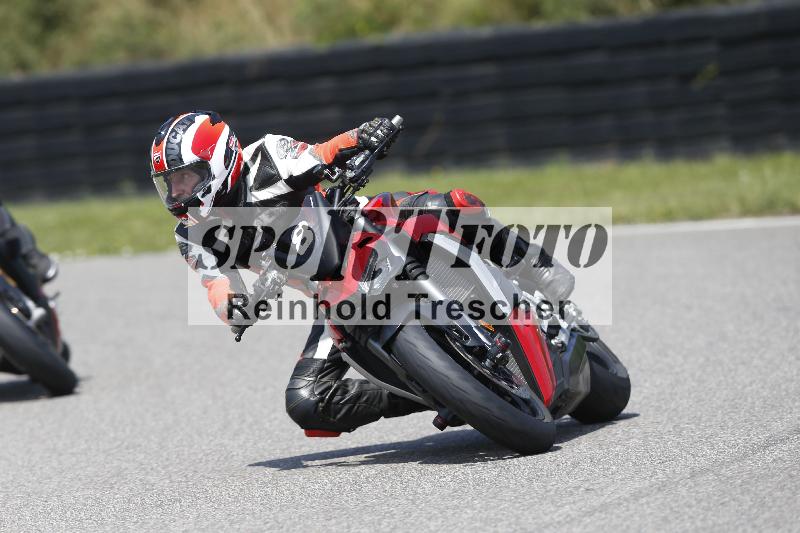/27 12.06.2025 Ducati Schweiz Trackday Warmup  ADR/gelb-jeaune/8